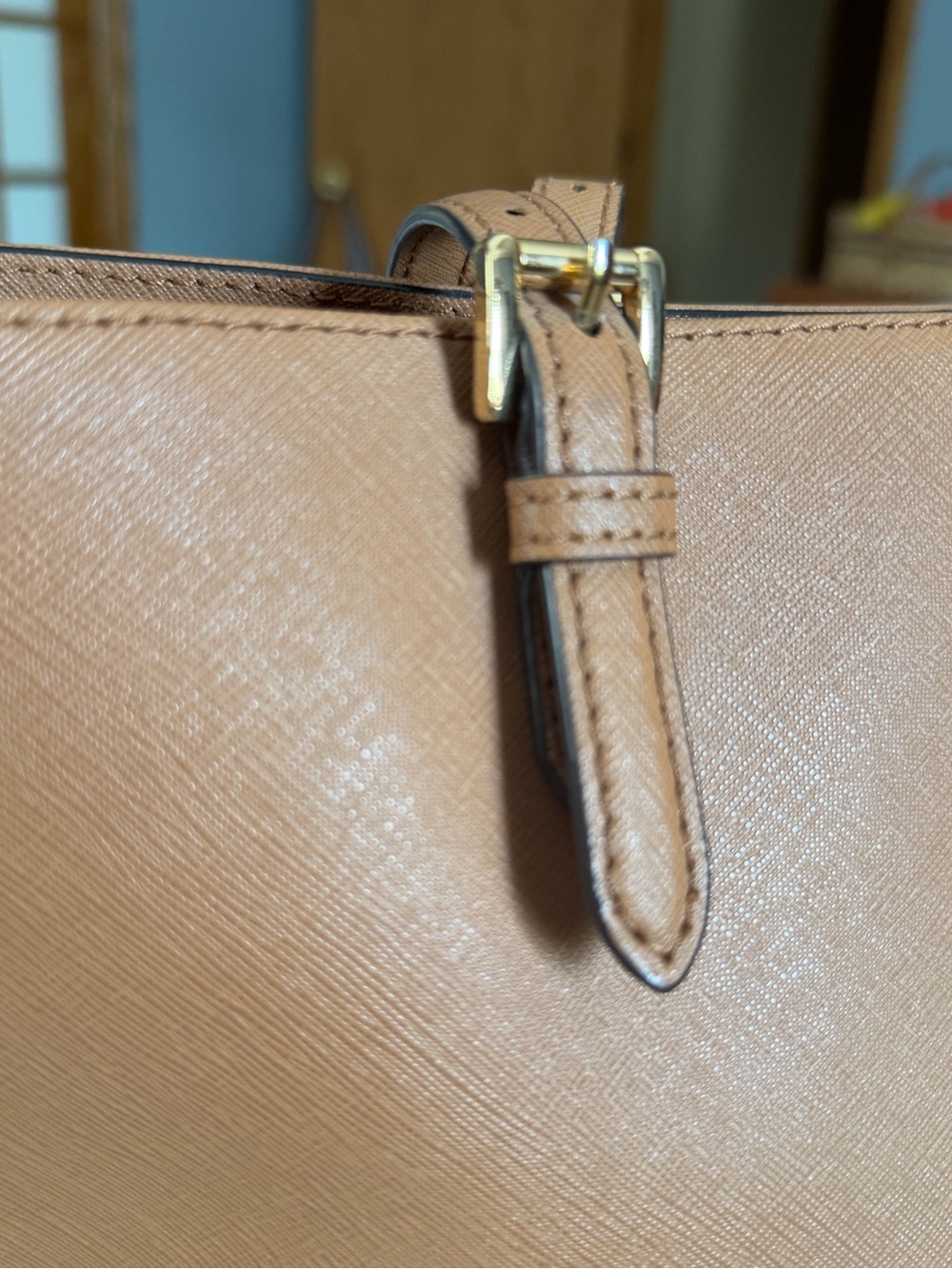LIKE NEW - MICHAEL KORS Tan Leather Tote Bag - Picture 4 of 5
